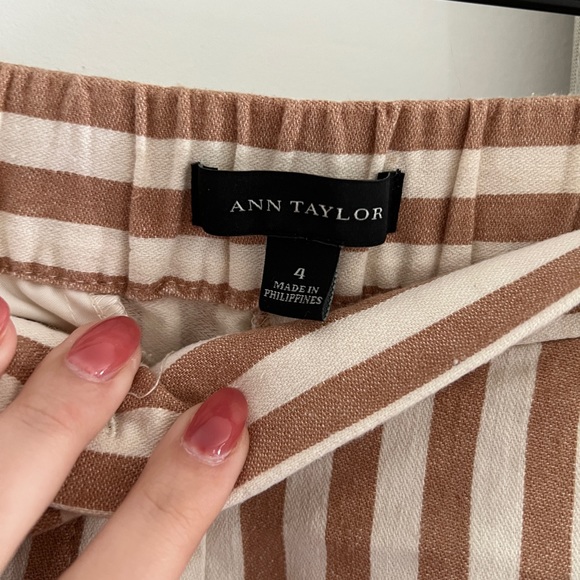 Ann Taylor cotton Short - Picture 3 of 5